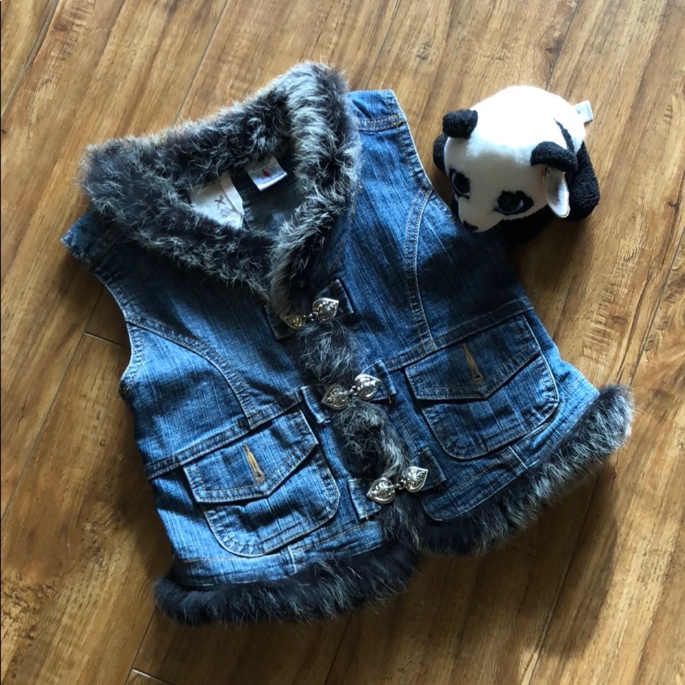 Kiddo USA jean vest with fur around the neck